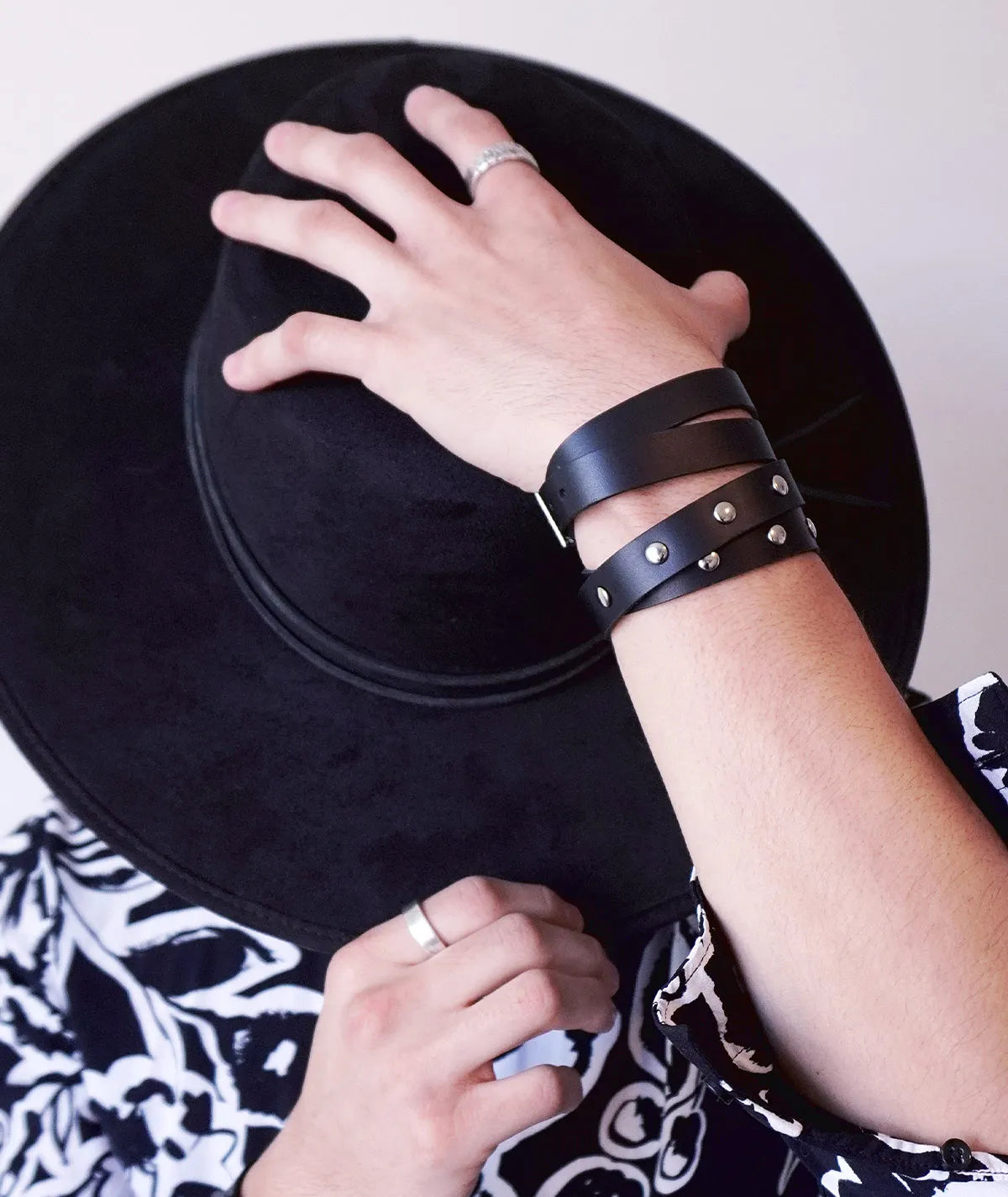 DLX Thin Riveted Strap